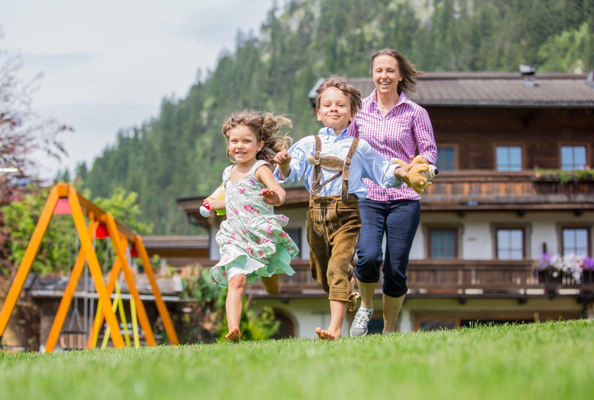 Familien- Und Vitalhotel Muehlpointhof Lofer Kültér fotó
